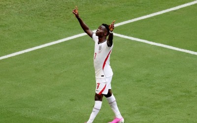 10 goals, a Saka hat-trick, Mbappé's historic record—England beat France 6-4 in World Cup bronze clash