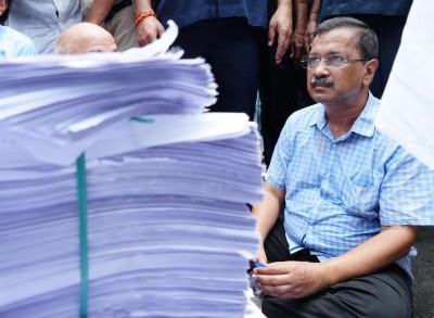 Kejriwal marches to PM Modi's residence over E20 petrol, alleges 'Trump pressure' behind policy
