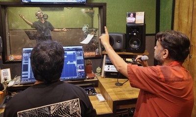 'Queen Victoria Aar Goyenda Kanaichawron': Srijit Mukherji reveals why only Anirban Bhattacharya could sing the title track