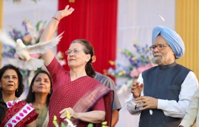'Bogus crusade' against Manmohan Singh failed: Sonia Gandhi hits out at BJP-RSS over coal case clean chit