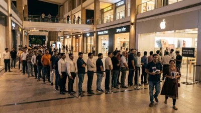 Sold gold for iPhone 18 Pro: Delhi man's jaw-dropping gift for wife goes viral