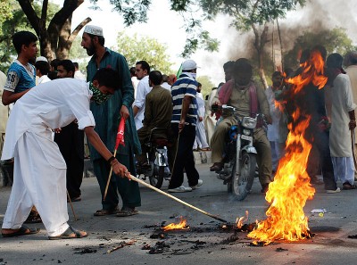 Pakistan: People protest against shooting outside Swat school, demand inquiry against cop