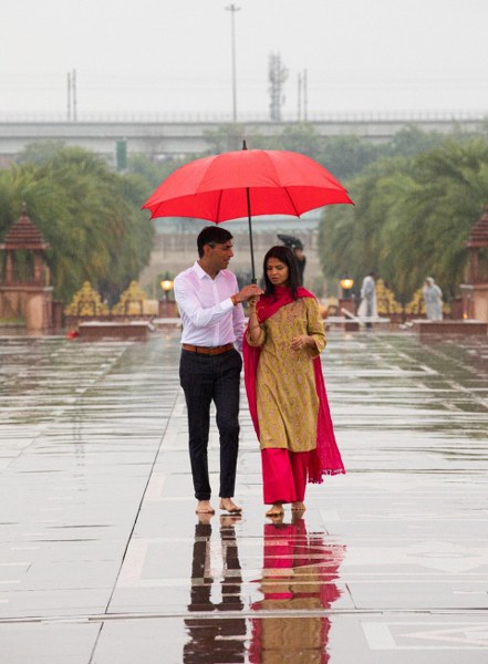 Rishi Sunak, wife Akshata Murthy visit Delhi's Akshardham Temple