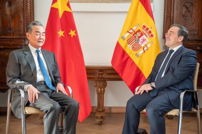 Chinese Foreign Minister meets Spanish counterpart; talks about strengthening bilateral ties