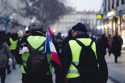 Hundreds of candidates withdraw from Sunday’s parliamentary elections in France to foil far-right march