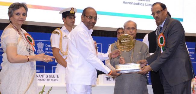 SAIL receives SCOPE Award for Best HR Practices from President Pranab Mukherjee