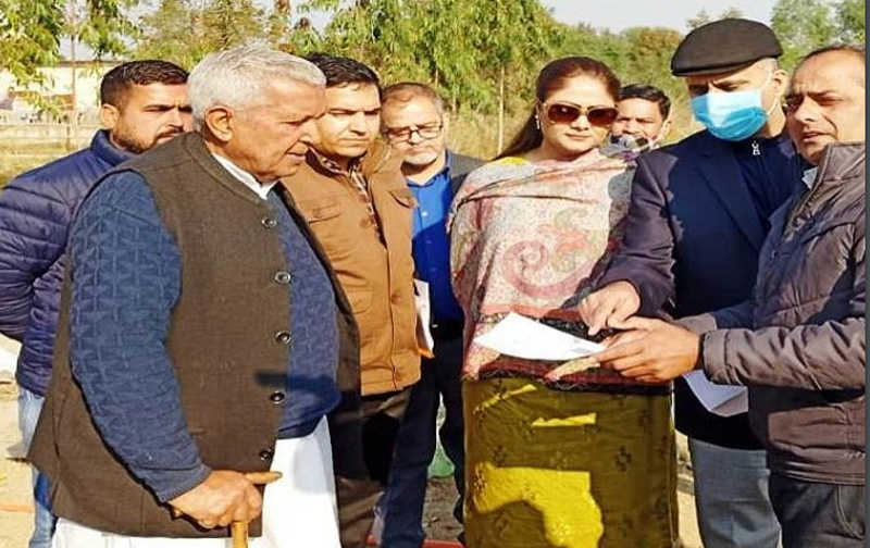 Jammu and Kashmir: Hina Bhat inspects beekeeping cluster at Samba