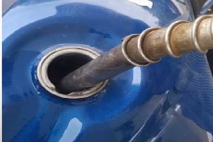 Fuel prices remain static for fifth day