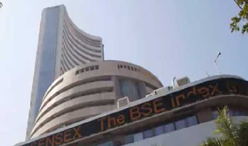 Sensex falls 210.45 pts after strong show in the morning