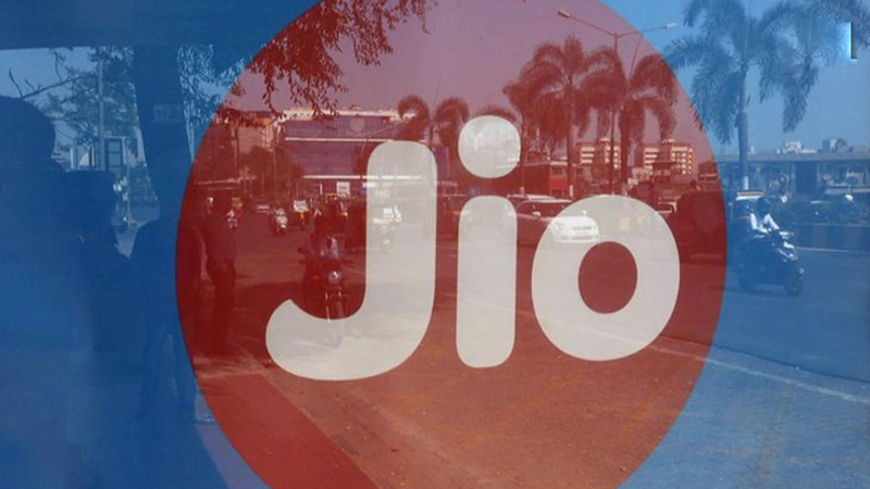 Mukesh Ambani's Jio loses nearly 80 lakh subscribers in just 30 days; BSNL emerges as a gainer