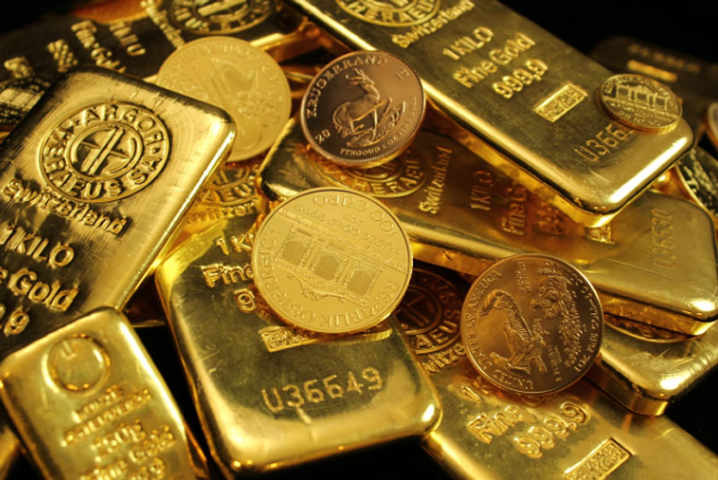 Gold prices linger near all-time high