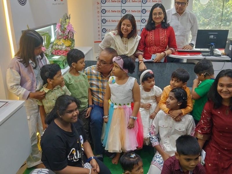 Arindam Sil at the workshop with kids | Photo courtesy: PR Team