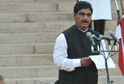 MHA recommends CBI probe into Munde's death