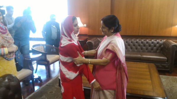 Geeta returns to India from Pak after 15 yrs, Sushma Swaraj welcomes her