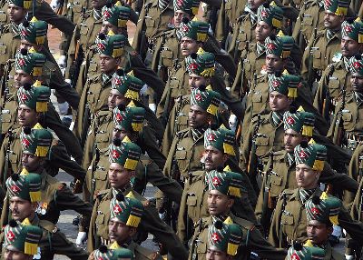 Police, ex-servicemen demanding OROP scuffle at Jantar Mantar 