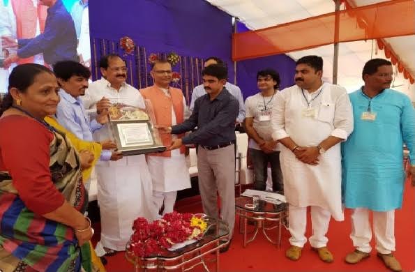 Venkaiah Naidu inaugurates houses, launches Swachh App and online portal in Rajkot