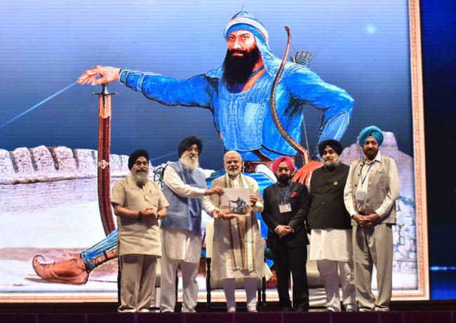 Narendra Modi remembers Baba Banda Singh Bahadur