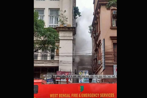 Kolkata: Fire breaks out at Allahabad Bank's branch