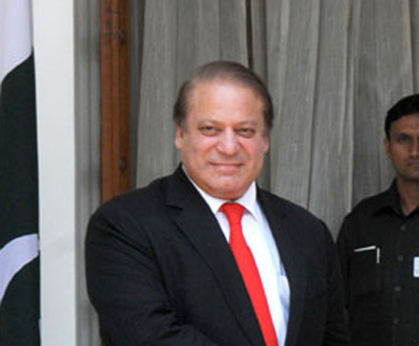 Nawaz Sharif visits blast-hit Quetta