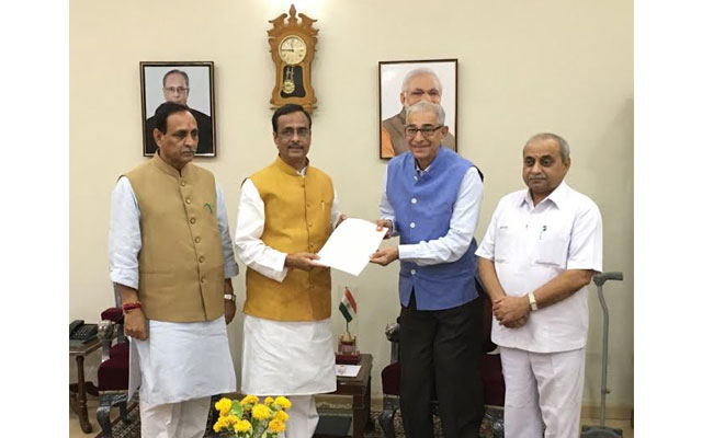 Rupani meets Gujarat Guv O.P.Kohli 