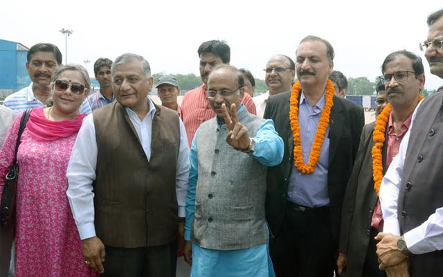 Vijay Goel calls for timely implemetation of projects 