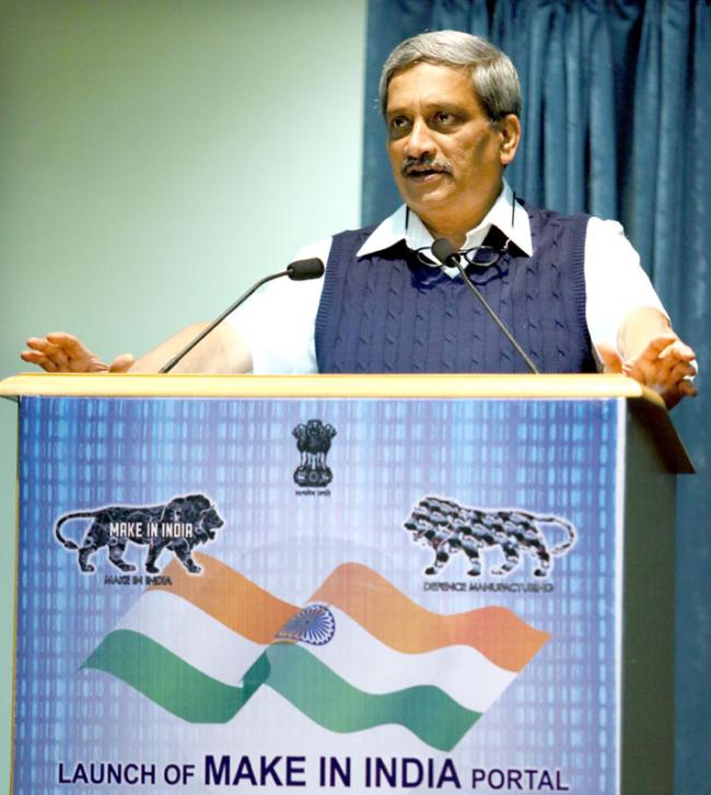 Search operation for missing IAF plane continues, Manohar Parrikar reviews