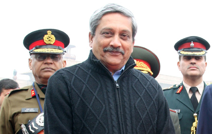 Manohar Parrikar reaches Srinagar