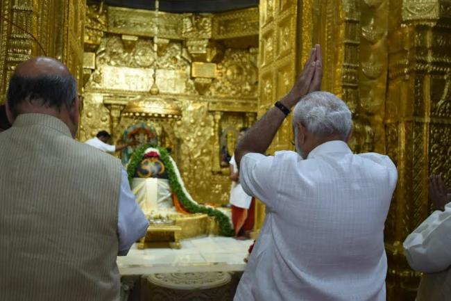 PM Modi visits Somnath Temple