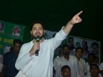 RJD protests outside Bihar Assembly, Tejashwi opposes floor test motion