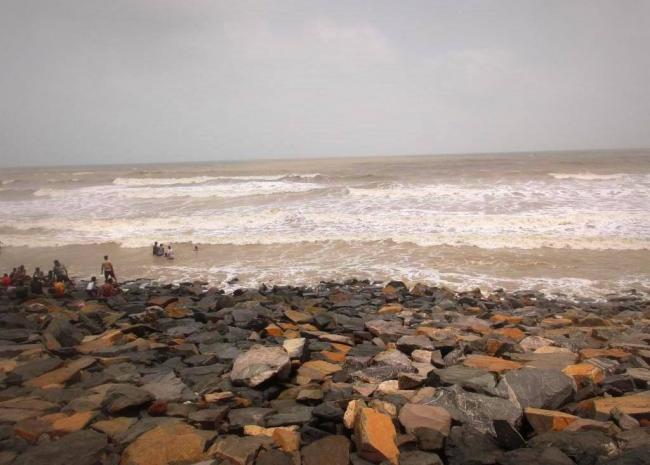 West Bengal: Twin mysterious explosions trigger panic in Digha coast