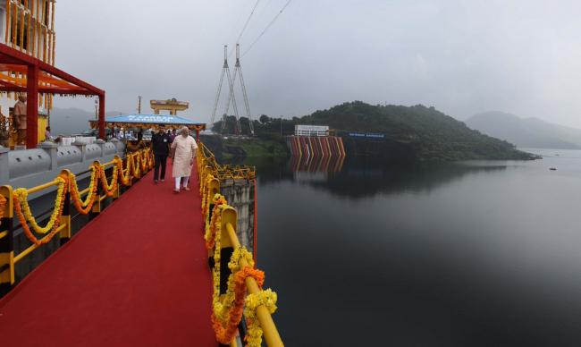 PM Modi inaugurates Sardar Sarovar Dam in Gujarat, calls it 'engineering miracle'