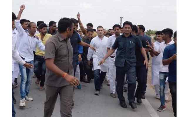 Rahul Gandhi meets Mandsaur farmers' kin, Union agriculture minister in Yoga camp