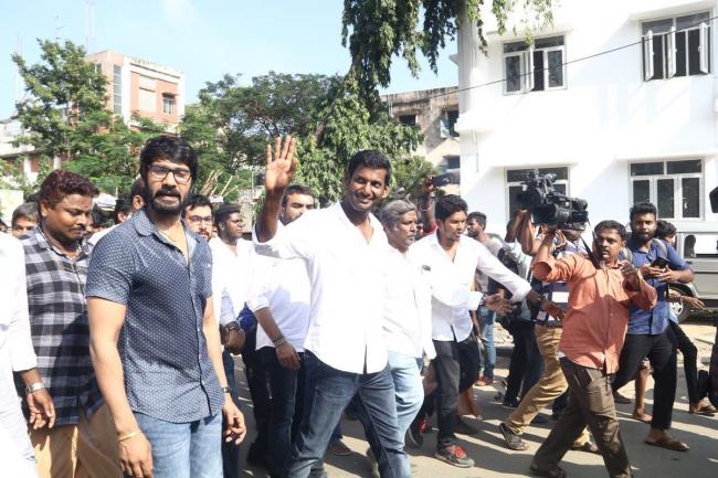 RK Nagar by-polls in Tamil Nadu: Actor Vishal hints at conspiracy over nomination rejection