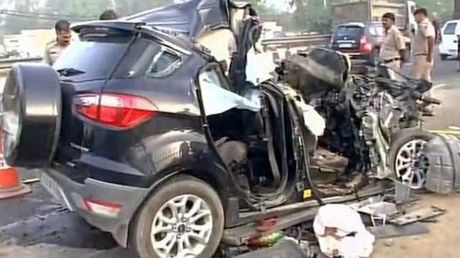 Bengaluru: Teen dies in late-night car race on highway