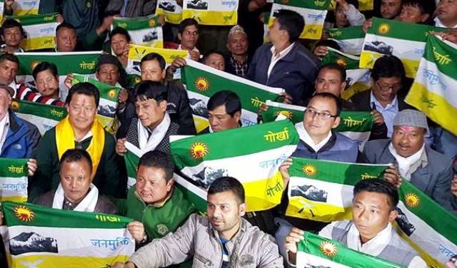 Police and GJM protesters clash in Darjeeling, CM chairs cabinet meeting 