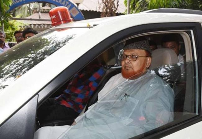 Red beacon removed from Imam Barkati's car, Bengal Min slams him for making anti-national statements