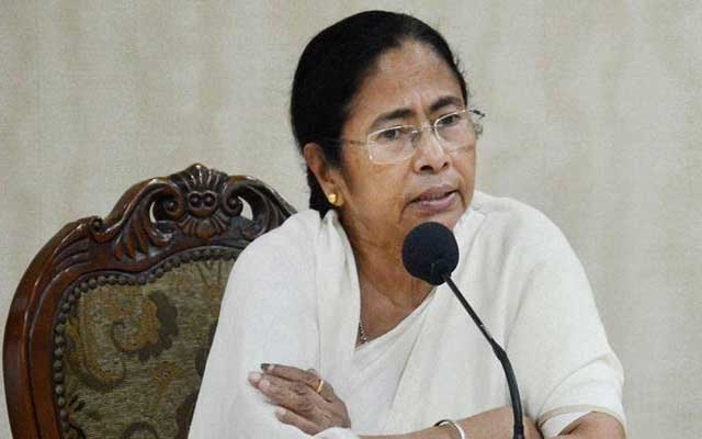 Kolkata: Mamata Banerjee participates in candle light vigil to condemn murder of journalist Gauri Lankesh