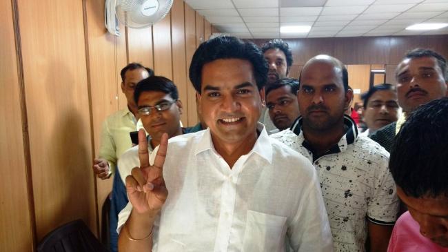 Suspended AAP leader Kapil Mishra attacked