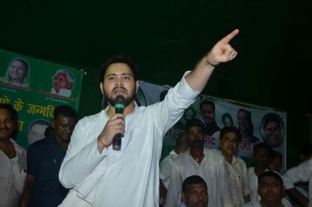 RJD protests outside Bihar Assembly, Tejashwi opposes floor test motion