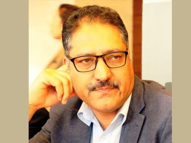 Thousands attend Shujaat Bukhari's funeral; A storm of condemnation of the murder