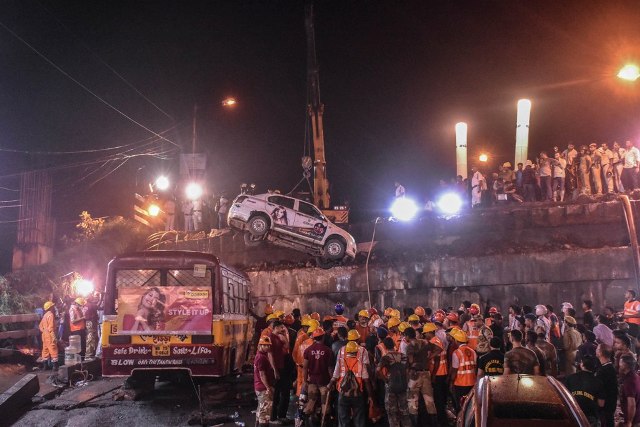 Kolkata bridge collapse: Another body recovered from wreckage, toll at 2