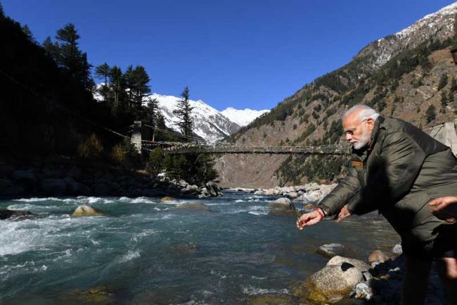 Narendra Modi offers prayers to Maa Bhagirathi 