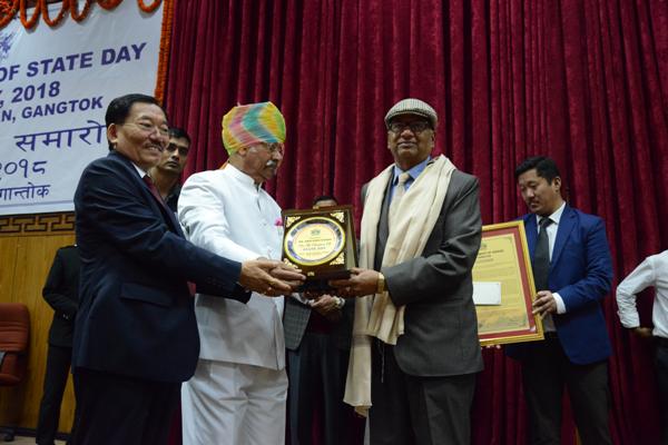 Bengali journalist honoured by Sikkim Govt on State Day