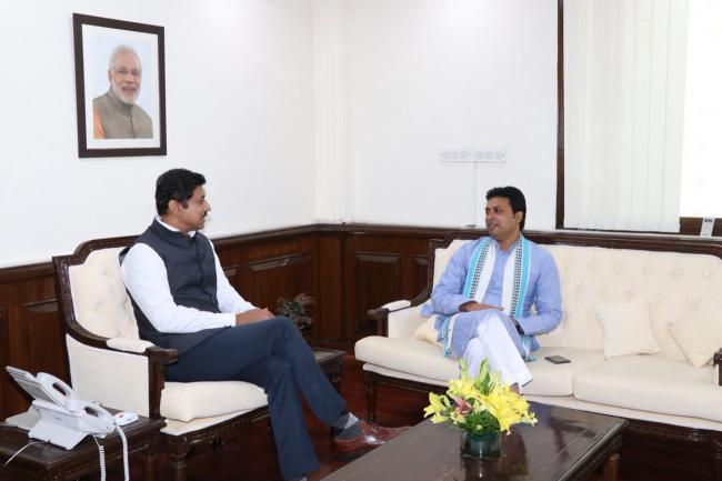 Biplab Kumar Deb meets Union Minister Rathore, informs him about Khelo Tripura mission