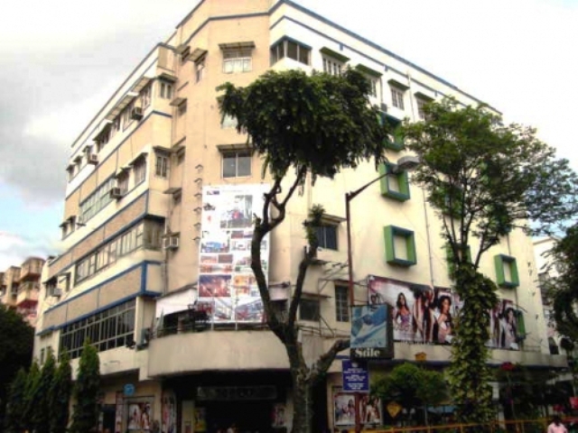 Fire in popular Priya Cinema in Kolkata sparks panic, no casualty