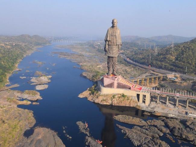 PM Modi unveils Sardar Vallabhbhai Patel's statue in Gujarat