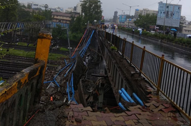 Mumbai: Andheri bridge collapse leaves five injured; government orders inquiry