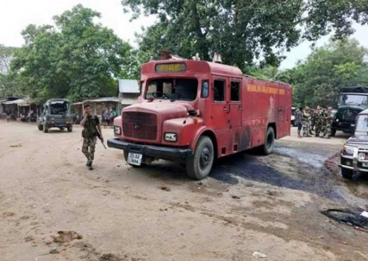 Meghalaya : Mob attacked police station, damaged several vehicles, curfew imposed