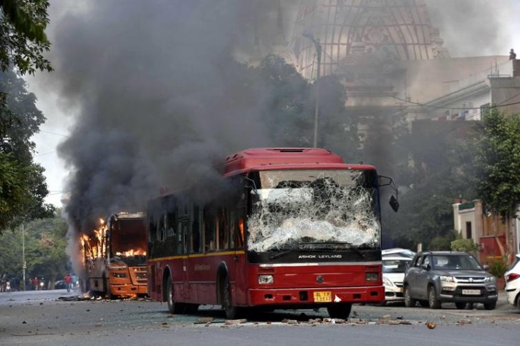 CAA agitation: After Jamia Millia protest, Aligarh Muslim University students-police clash