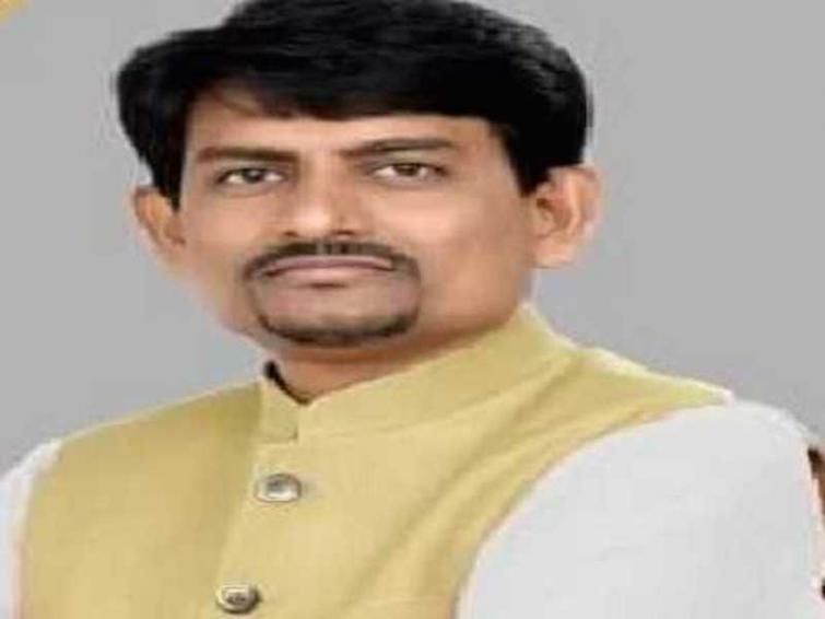 Alpesh Thakor, 2 supporter MLAs resign from Congress